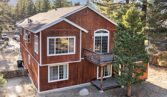 Mins to Lake! Foosball, Pet-Friendly w/Fenced Yard, Deck | Blitzen by AvantStay