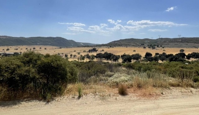 mobile home located in 10 acres ranch 1.5 miles from lake marina !