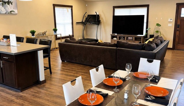 Modern 3BR Fortuna Getaway King Suite Large Backyard Games