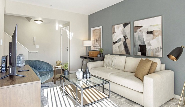 Modern Apartment in Prime Location (ID8814)
