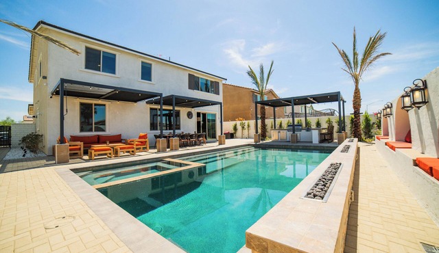 Modern Desert Oasis w/Pool, Hot Tub, Cabanas & Outdoor Kitchen Near Empire Polo