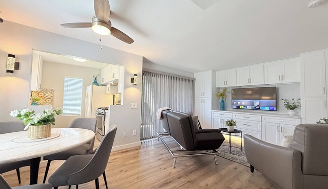 Modern & Private Corner-Unit Condo in Central Mira Mesa