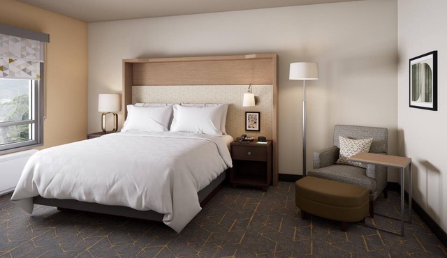 Modern Room Off I-15 Near Delicious Restaurants & Scenic Road Trip Stops