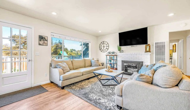 Monterey Bay Home Near Beach and Wharf