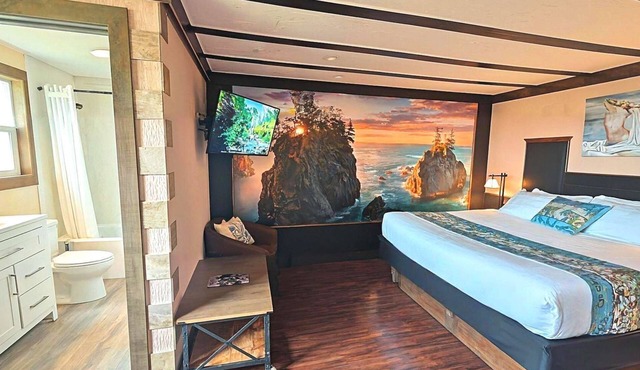 Moonlight Trail - King Studio Room at Wanderlust Inn, Pet Friendly