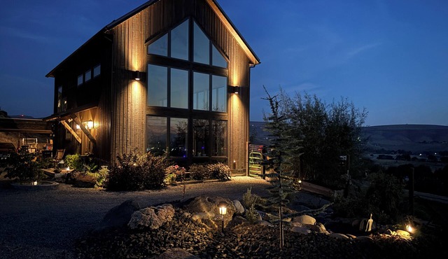 Mountain View Barndominium Farmhouse on 1.5 acres!