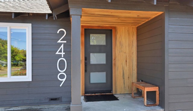 Moxie Nixon Campus House - Walk to UO Campus + Downtown & Parks + 3BR w/BBQ