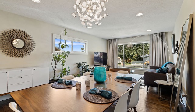 Mt Olympus Modern – Great Location - Entire House