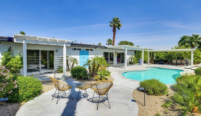 Mtn Views & Outdoor Oasis: Palm Springs Getaway