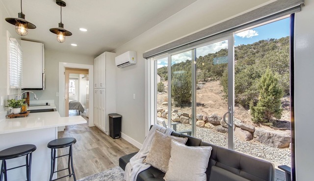 Mtn Views! Reimagined Container Home in Cedar City