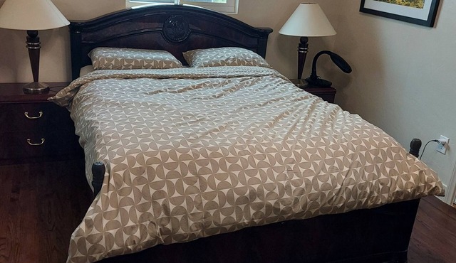 Near downtown Enjoyable One Bed Bath with separate entry (Inquiry First)