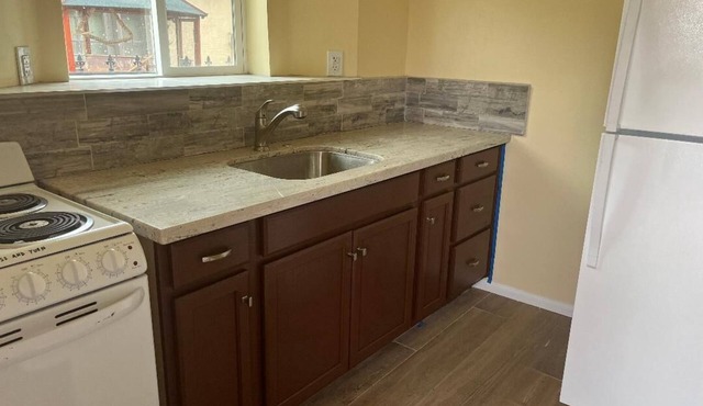 New Guest House located 5 miles from beach in Oceanside.