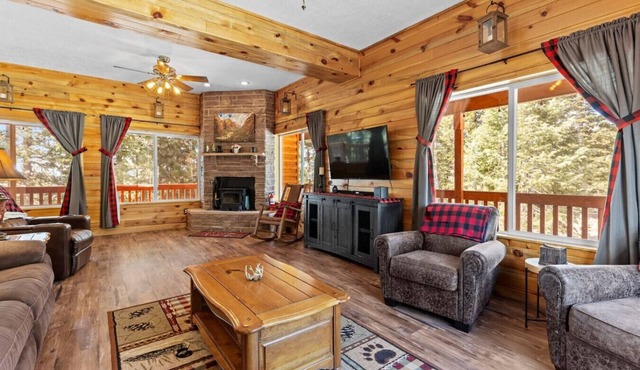New Hot Tub! Large property on Rim of Duck Creek