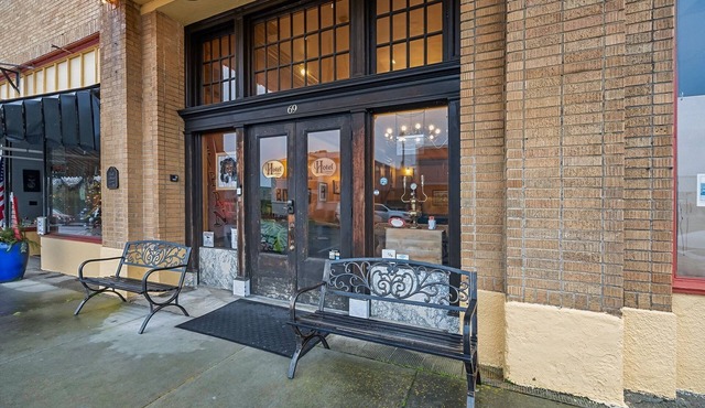 NEW! Hotel Cathlamet Room 214 - Main St Queen