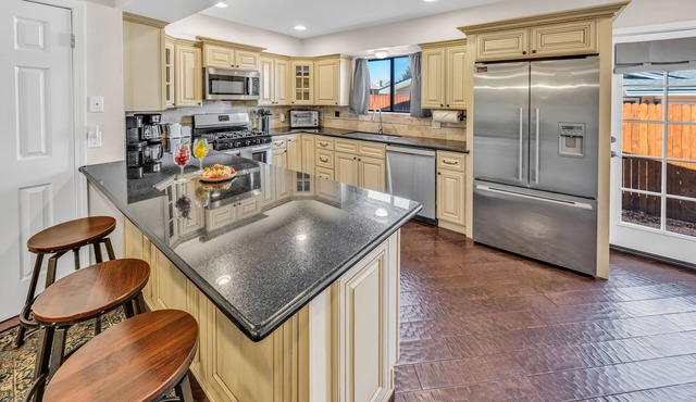 New Listing Old Town Zen 3 Bed 2 Bath Near Tons Of Attractions