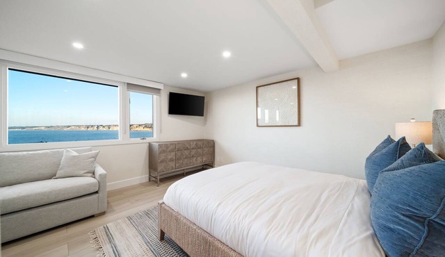 New - Modern Studio - Stunning Ocean View