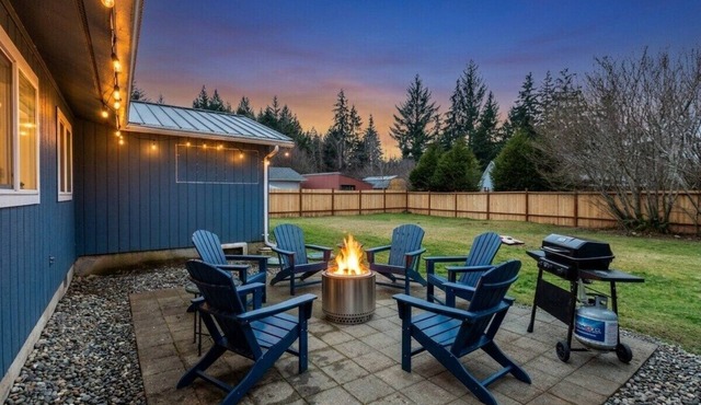 𓇻 NEW! Olympic Park Retreat - HUGE Yard, Starlink, Game Room, Firepit, Near Hoh