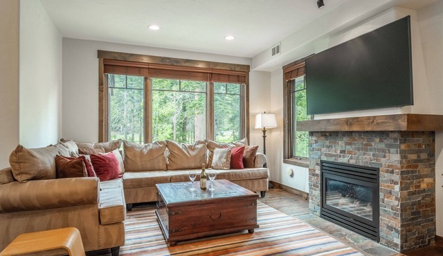 Newly Listed Townhouse with Hot Tub