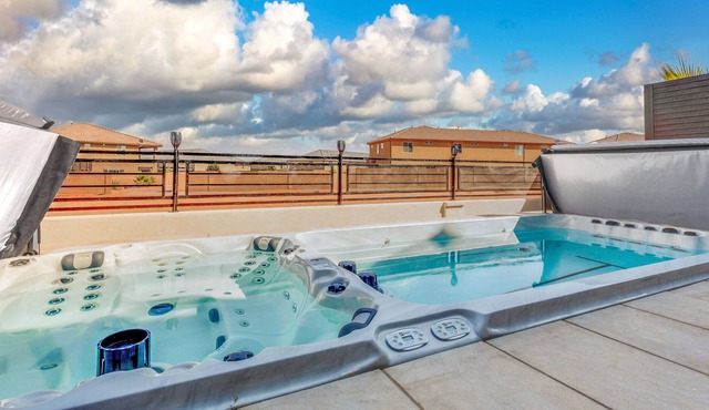 Ocotillo Springs Resort 63 | Sleeps 12, Private Hot Tub with BBQ, Ping Pong, and Resort Amenities