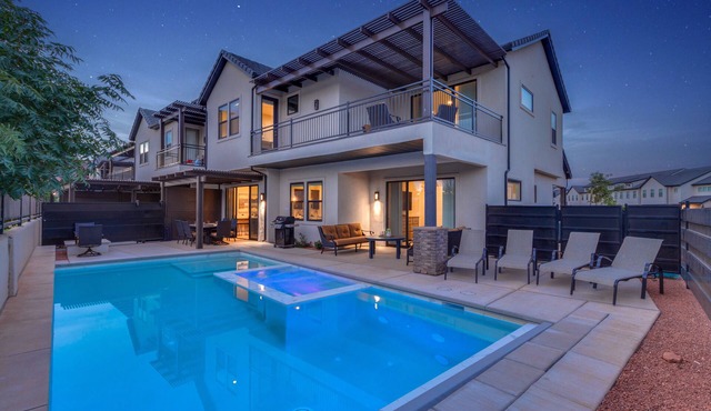 Ocotillo Springs Resort 47 & 48 Retreat, Connected homes sleeps 31 guest w/Private Pool & Hot Tub