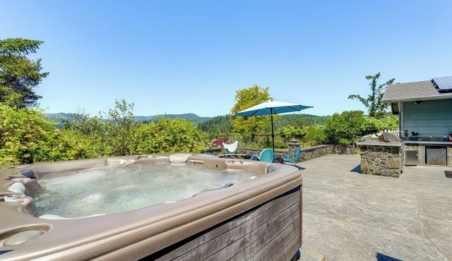Oregon Farmhouse Hideaway on 53 Acres