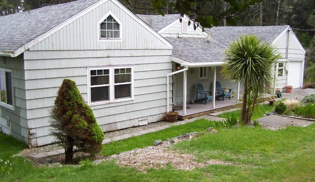 OTTER COVE A PRIVATE COZY LAKE FRONT HOME ON GARRISON LAKE PORT ORFORD OREGON