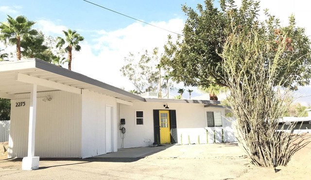 Palm Springs Araby Cove House with Dipping Pool