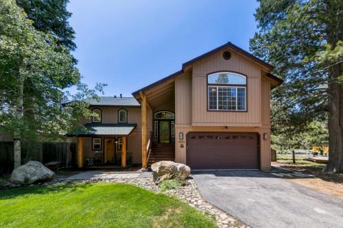 Paradise in the Pines: Hot Tub BBQ Pet Friendly