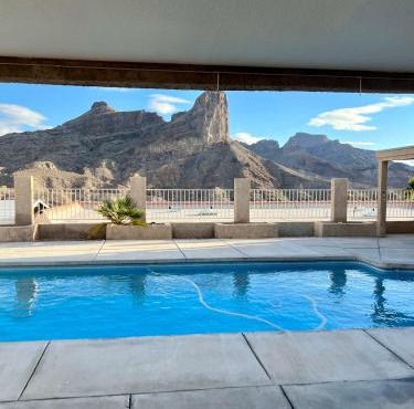 Parker Strip pool house with game room!