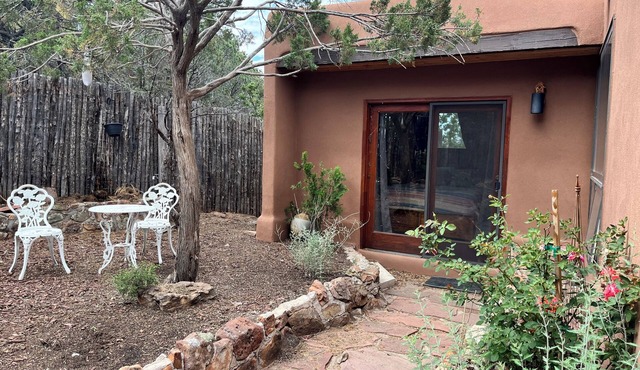 Peaceful Adobe Casita close to Plaza