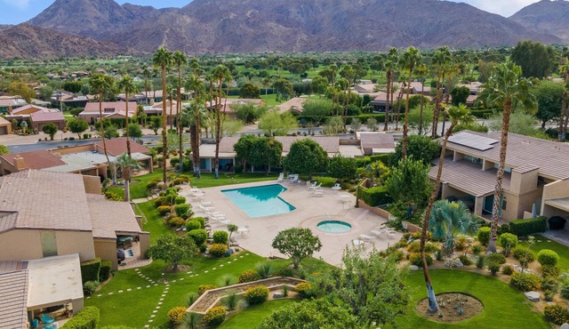Peaceful Palm Desert Getaway