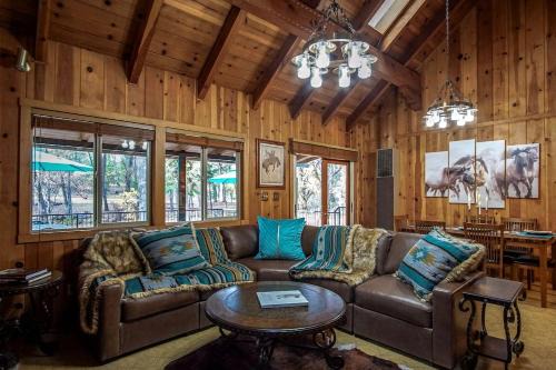 Peaceful retreat near creek with private gazebo near Shingletown, CA