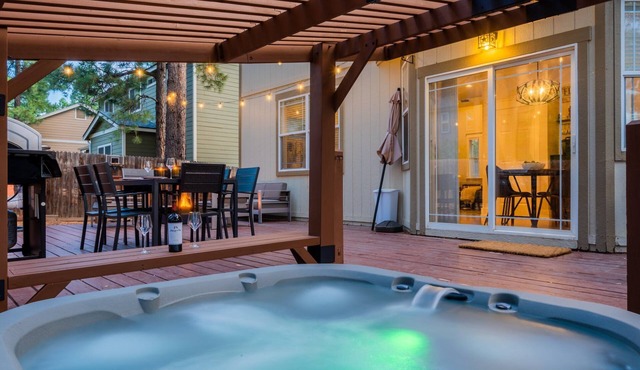Peaks &Pines-Hot Tub, Nearby Trails, National Forest and Park