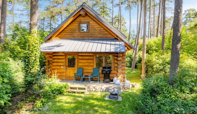 Penn Cove Overlook by AvantStay | Cabin w/Views