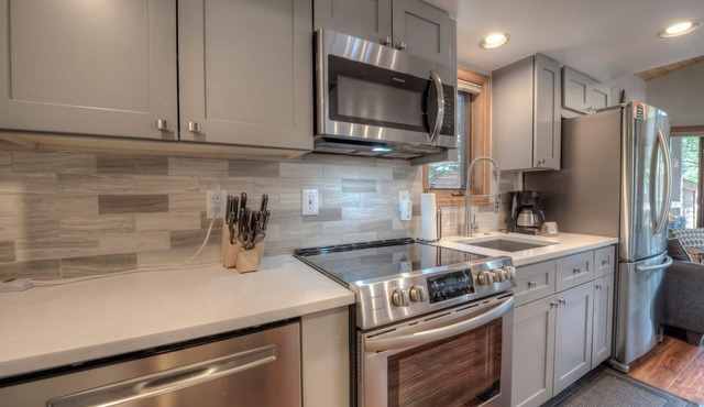 Perfect Getaway Cabin w/Nearby Hike/bike Trails