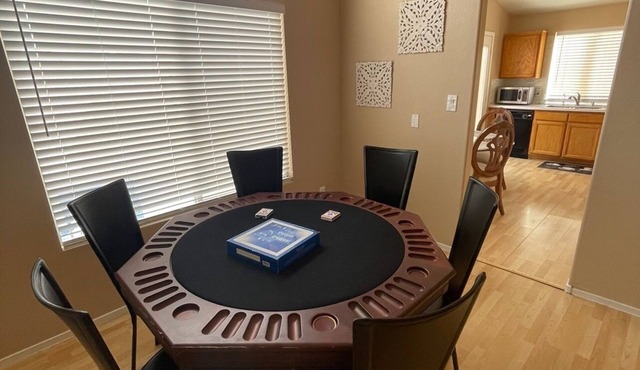 Pet Friendly! GREAT SPECIALS! 3-Bedrooms, Quiet and 13 min to The Strip!