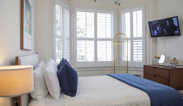 'Petite' Double Room with Ensuite Bathroom