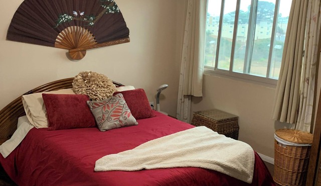 Point Loma/OB gem resort like complex. Top floor with elevator. Great amenities