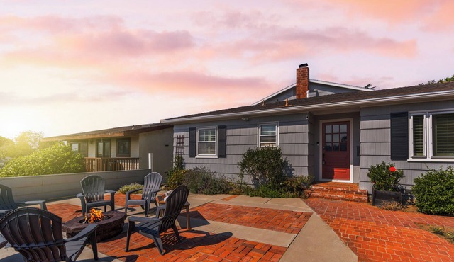 Point Loma Stay Rooftop Deck + Firepit + Game Room Near Beach | Zola Street