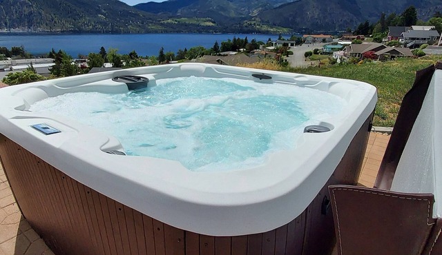 Prime dates of 7/20-24, 8/22-24, 8/30-9/3 available! Amazing Lake Chelan view!