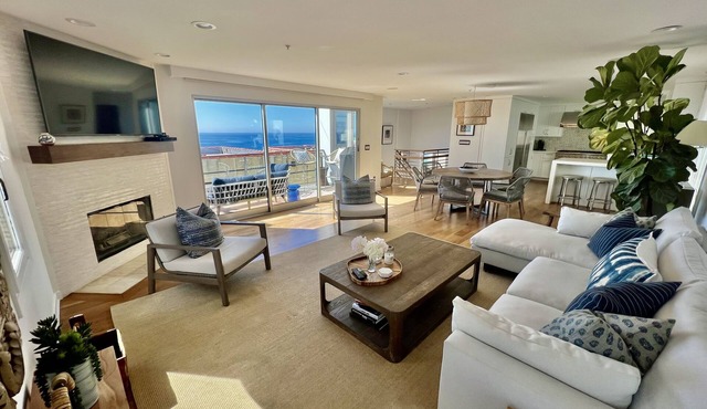 Prime Manhattan Beach Location~Blocks to Beach~Panoramic View~Fabulous Home