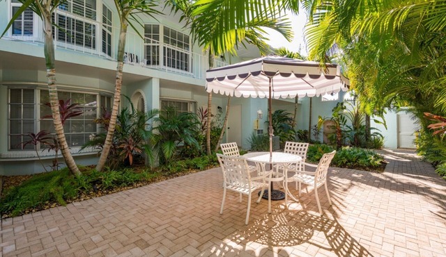Pristine Beach Hideaway steps from the Beach in Delray Beach