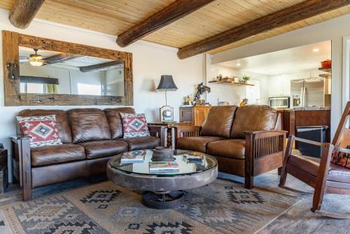 Privacy, Epic Views, Spa Pipes Canyon Homestead