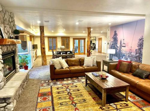 Private HotTub & Full Gym, Super Close to IHC