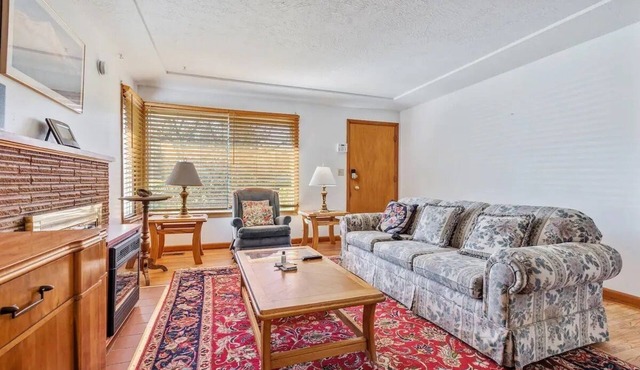 Private Portland Getaway Near Powell Butte Nature Park!
