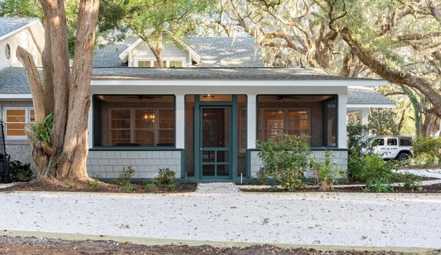 Put it in Park Cottage - Neptune Park St Simons Island Walk-to-Pier Rental