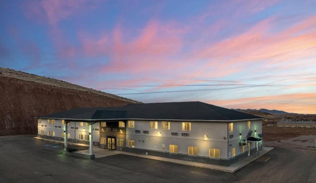 Quality Inn & Suites Salina National Forest Area