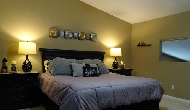 QUIET, FULLY FURNISHED CONDO FOR SNOWBIRDS AND GOLFER GETAWAYS, FREE INTERNET