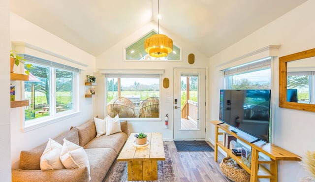Rainforest Tiny Home Retreat: BOHO