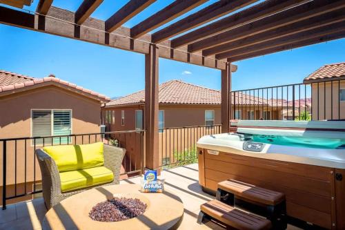 Red Rock Hideaway Family Home with Casita